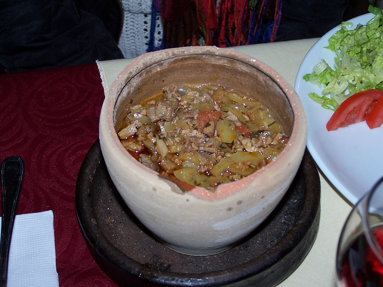 陶罐烹制的卡帕多奇亚 Testi kebabı